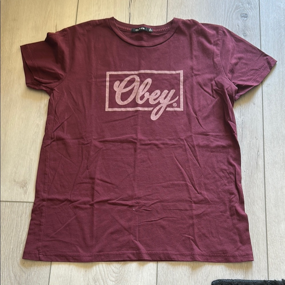 Obey Burgundy Graphic Tee / Sz Small
